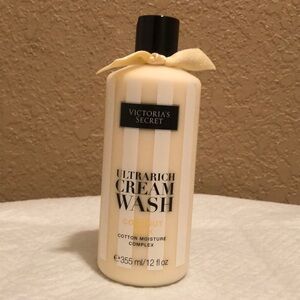NWT Victoria’s Secret Ultra Rich Cream Wash Coconut Milk. 12 oz. Full bottle.